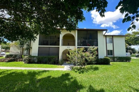 Condo in West Palm Beach, Florida, 2 bedrooms  № 1375002 - photo 1