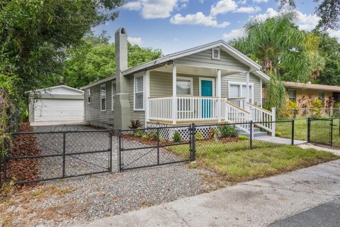 House in Tampa, Florida 3 bedrooms, 91.79 sq.m. № 1358155 - photo 2