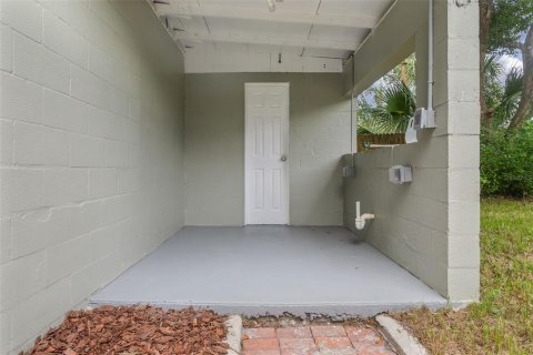 House in Tampa, Florida 3 bedrooms, 91.79 sq.m. № 1358155 - photo 20