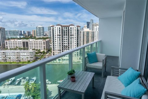 Condo in Sunny Isles Beach, Florida, 2 bedrooms  № 825013 - photo 2