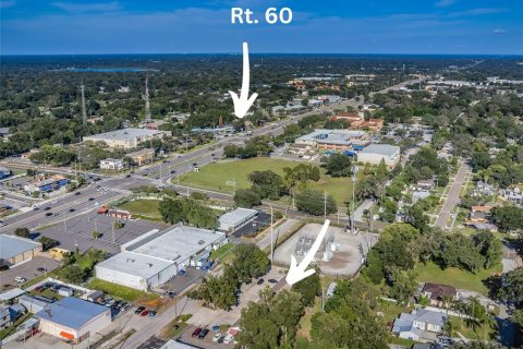 Propiedad comercial en venta en Brandon, Florida, 779.26 m2 № 739085 - foto 3