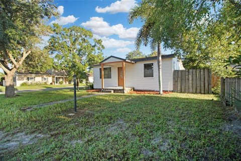 House in Saint Petersburg, Florida 3 bedrooms, 144 sq.m. № 1347322 - photo 5