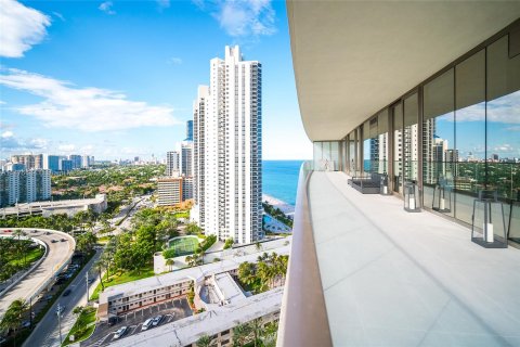 Condo in Sunny Isles Beach, Florida, 2 bedrooms  № 802390 - photo 11