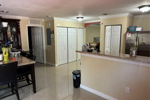 Villa ou maison à vendre à Cutler Bay, Floride: 4 chambres, 158.12 m2 № 1141698 - photo 11