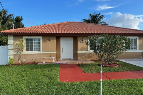 Villa ou maison à vendre à Cutler Bay, Floride: 4 chambres, 158.12 m2 № 1141698 - photo 1