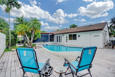 House in Davie, Florida 4 bedrooms, 177.26 sq.m. № 1141652 - photo 24