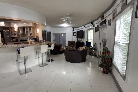 Casa en venta en Tamarac, Florida, 3 dormitorios, 192.03 m2 № 1355435 - foto 15