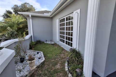 Casa en venta en Tamarac, Florida, 3 dormitorios, 192.03 m2 № 1355435 - foto 7