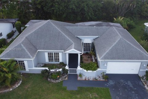 Villa ou maison à vendre à Tamarac, Floride: 3 chambres, 192.03 m2 № 1355435 - photo 1