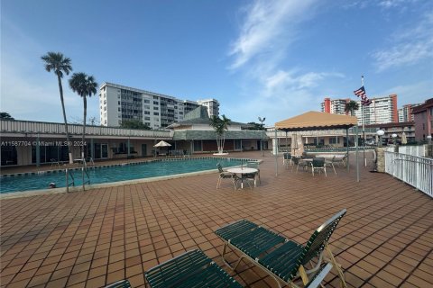 Condominio en venta en Miami, Florida, 1 dormitorio, 70.7 m2 № 1179998 - foto 14