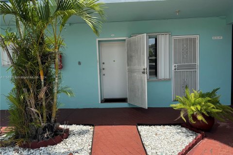 Copropriété à vendre à Miami, Floride: 1 chambre, 70.7 m2 № 1179998 - photo 3