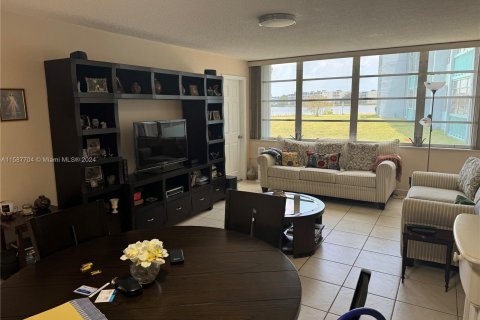 Copropriété à vendre à Miami, Floride: 1 chambre, 70.7 m2 № 1179998 - photo 5