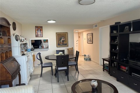 Condominio en venta en Miami, Florida, 1 dormitorio, 70.7 m2 № 1179998 - foto 8