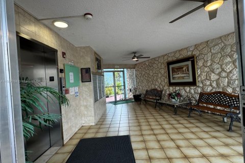 Copropriété à vendre à Miami, Floride: 1 chambre, 70.7 m2 № 1179998 - photo 11