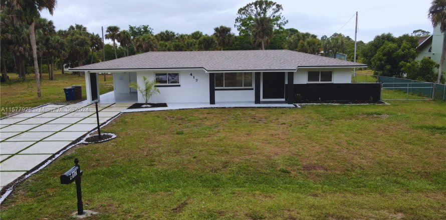 House in Lehigh Acres, Florida 4 bedrooms, 111.48 sq.m. № 1147582