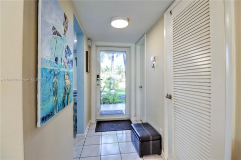Condominio en venta en Hallandale Beach, Florida, 1 dormitorio, 99.5 m2 № 1173889 - foto 6