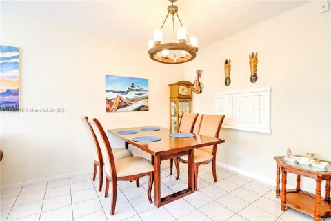 Condominio en venta en Hallandale Beach, Florida, 1 dormitorio, 99.5 m2 № 1173889 - foto 2