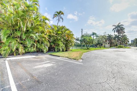 Condominio en venta en Hallandale Beach, Florida, 1 dormitorio, 99.5 m2 № 1173889 - foto 14