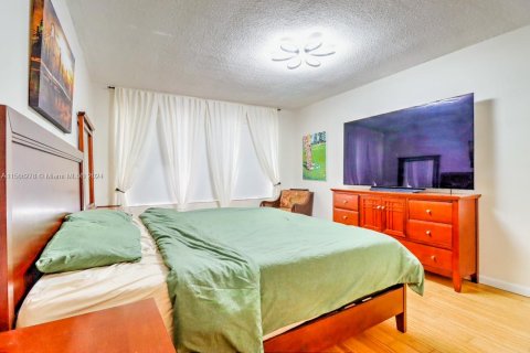 Condominio en venta en Hallandale Beach, Florida, 1 dormitorio, 99.5 m2 № 1173889 - foto 11