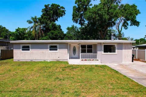 Villa ou maison à vendre à Orlando, Floride: 4 chambres, 177.16 m2 № 1343070 - photo 1