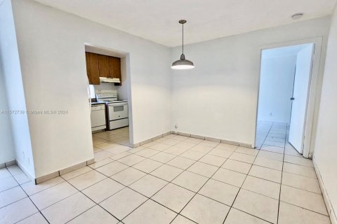 Condo in Sunny Isles Beach, Florida, 1 bedroom  № 1132427 - photo 14