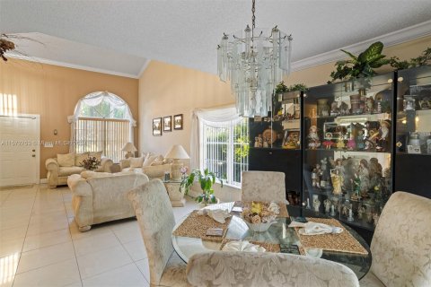 House in Sunrise, Florida 4 bedrooms, 174.28 sq.m. № 1132332 - photo 5