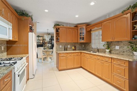 House in Sunrise, Florida 4 bedrooms, 174.28 sq.m. № 1132332 - photo 9