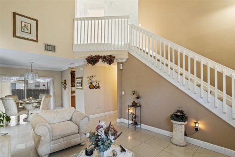 House in Sunrise, Florida 4 bedrooms, 174.28 sq.m. № 1132332 - photo 6