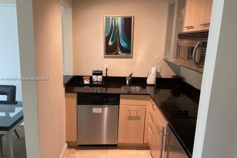 Condo in Fort Lauderdale, Florida, 1 bedroom  № 1321736 - photo 4