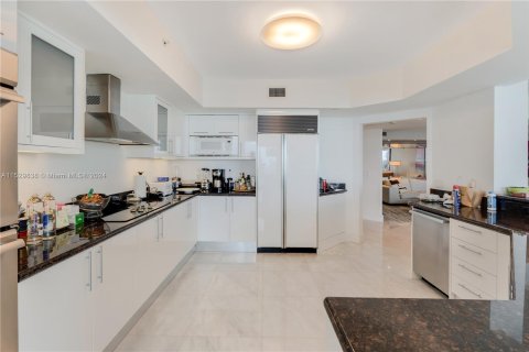 Condo in Aventura, Florida, 4 bedrooms  № 998165 - photo 7