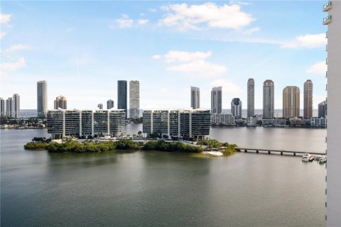 Condo in Aventura, Florida, 4 bedrooms  № 998165 - photo 4