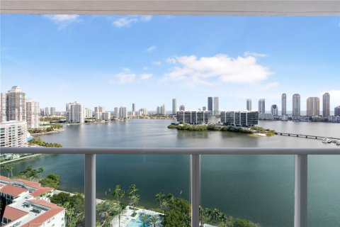 Condo in Aventura, Florida, 4 bedrooms  № 998165 - photo 1