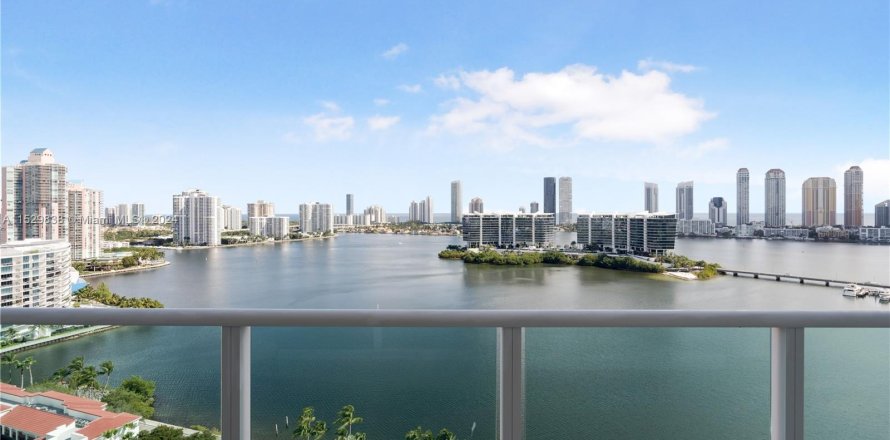 Condo in Aventura, Florida, 4 bedrooms  № 998165