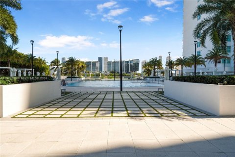 Condo in Aventura, Florida, 4 bedrooms  № 998165 - photo 28