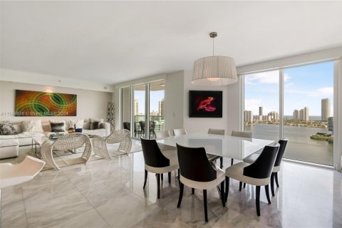 Condo in Aventura, Florida, 4 bedrooms  № 998165 - photo 12