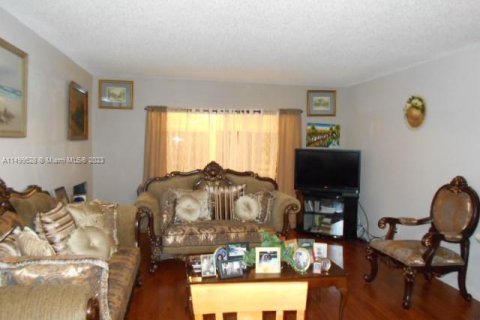 Condominio en venta en Tamarac, Florida, 2 dormitorios, 117.99 m2 № 886054 - foto 11