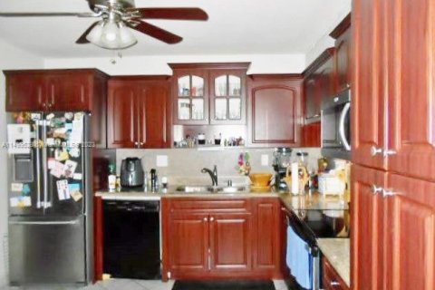 Condominio en venta en Tamarac, Florida, 2 dormitorios, 117.99 m2 № 886054 - foto 7