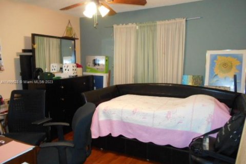 Condo in Tamarac, Florida, 2 bedrooms  № 886054 - photo 13