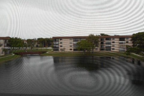 Copropriété à vendre à Tamarac, Floride: 2 chambres, 117.99 m2 № 886054 - photo 28