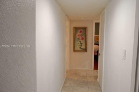 Condominio en venta en Tamarac, Florida, 2 dormitorios, 117.99 m2 № 886054 - foto 4