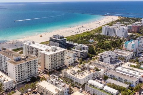 Condominio en venta en Miami Beach, Florida, 1 dormitorio, 60.94 m2 № 1315816 - foto 1