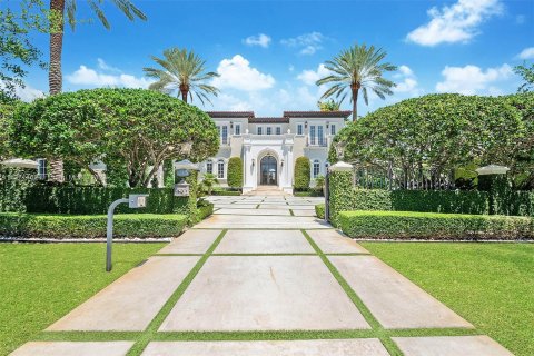 House in Coral Gables, Florida 6 bedrooms, 612.23 sq.m. № 453348 - photo 2