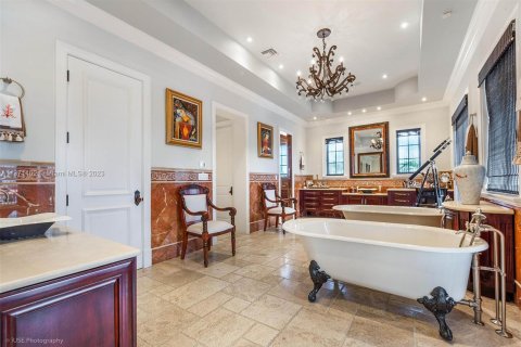 Casa en venta en Coral Gables, Florida, 6 dormitorios, 612.23 m2 № 453348 - foto 19