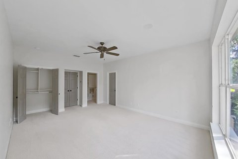 Townhouse in Tampa, Florida 4 bedrooms, 255.67 sq.m. № 1392805 - photo 13