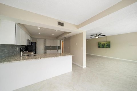 Condominio en venta en Largo, Florida, 2 dormitorios, 133.78 m2 № 1392771 - foto 17