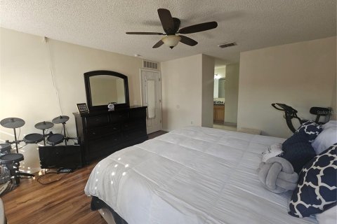 Casa en venta en Deltona, Florida, 4 dormitorios, 183.3 m2 № 989510 - foto 18