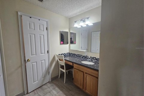 Casa en venta en Deltona, Florida, 4 dormitorios, 183.3 m2 № 989510 - foto 20