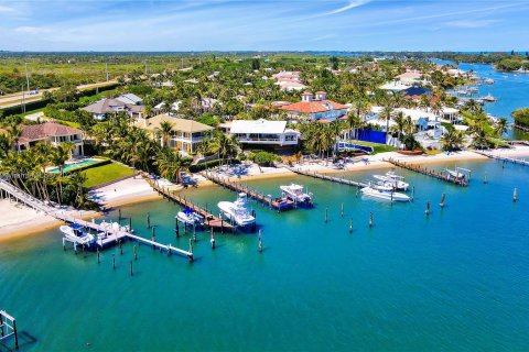 House in Jupiter, Florida 5 bedrooms, 469.34 sq.m. № 1078271 - photo 19