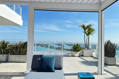 Condominio en venta en Miami, Florida, 4 dormitorios, 264.31 m2 № 1080217 - foto 8