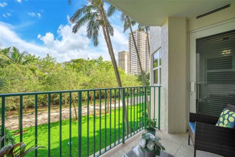 Condo in Aventura, Florida, 2 bedrooms  № 1138447 - photo 9